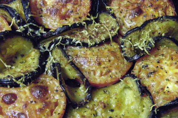 Син домат със сирене и кашкавал