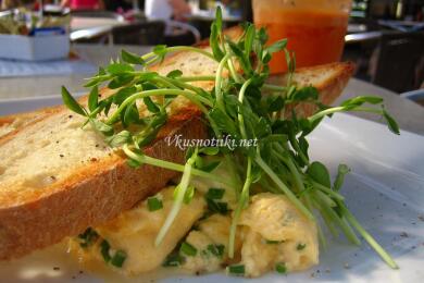 Яйца със сирене