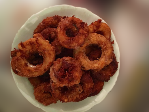 Панирани лучени кръгчета с кашкавал