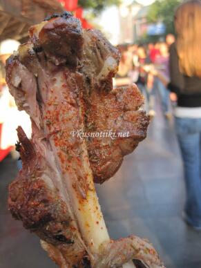 Шпиковано бутче с вино