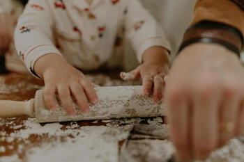 Готвене с деца: По-вкусно от всякога да учим и играем!