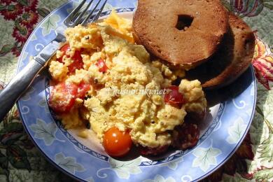 Пържени  домати с яйца