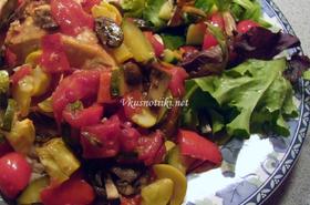 Задушено пиле със зеленчуци
