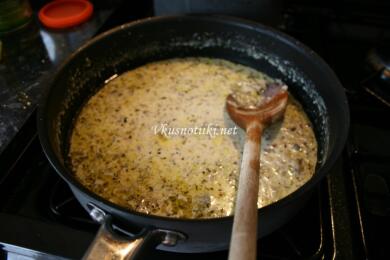 Гъбен сос с бяло вино