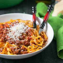 Паста с традиционен сос Рагу Болонезе