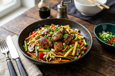 Пилешки гърди със зеленчуци