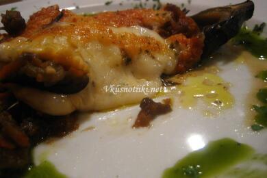 Печен син домат