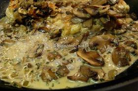 Пилешко с гъби и сметана