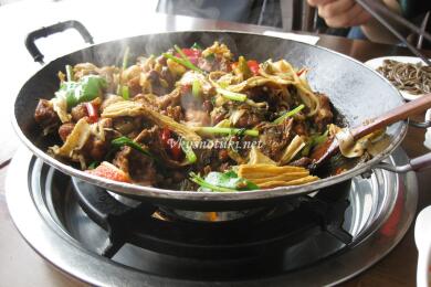 Пилешко месо със сладко кисели зеленчуци