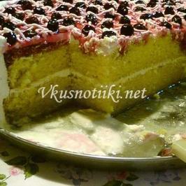 Пандишпанова торта със сметана и сладко от вишни