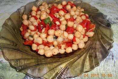 Салата с нахут