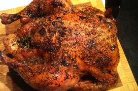 Пълнена кокошка със зеле и булгур