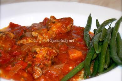 Пиле с домати