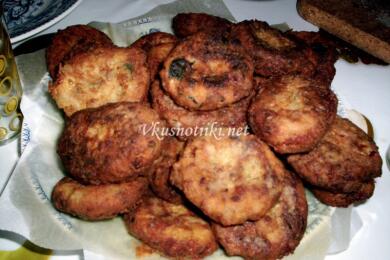 Кюфтета от тиквички със сирене