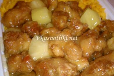 Пилешко с ананас