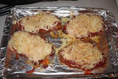 Пилешка пържола с кашкавал и топено сирене