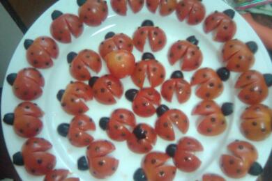 Калинки от чери домати 