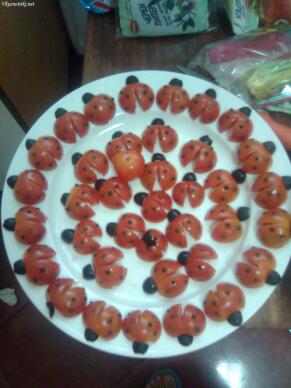 Калинки от чери домати 