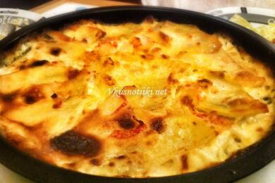 Картофи с мляко и сирене на фурна