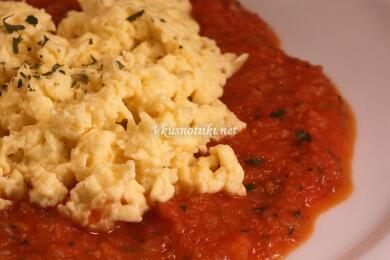 Пържени  домати с яйца