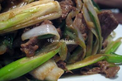 Агнешко с пресен лук