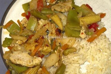 Пилешки гърди със зеленчуци