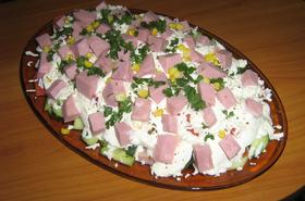 Мъжка салата за две жени