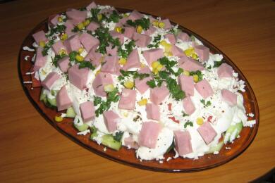 Мъжка салата за две жени