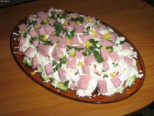 Мъжка салата за две жени