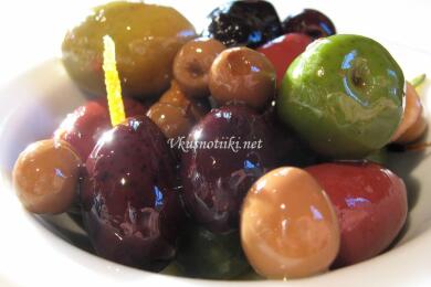 Пържен праз с домати и маслини 