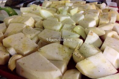 Пикантни картофи на фурна