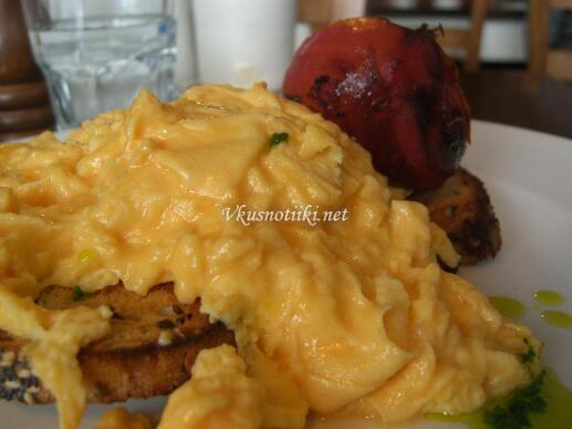 Яйца със сирене