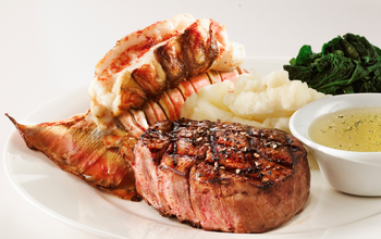 Какво е сърф и търф /surf & turf/ чиния?