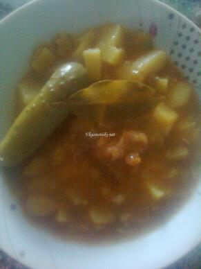 Картофена манджа с кисели краставички