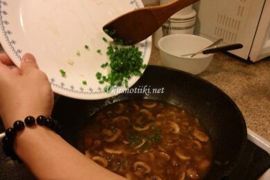 Гъбен сос с шунка