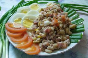 Салата пиполина с риба-тон