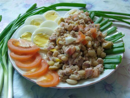 Салата пиполина с риба-тон