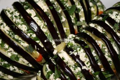 Син домат със сирене и кашкавал