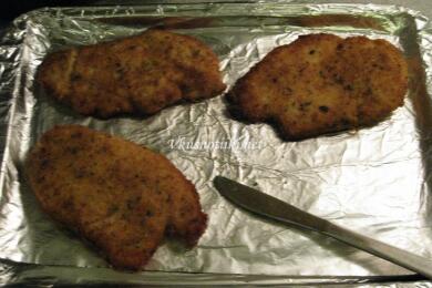 Пилешка пържола с кашкавал и топено сирене