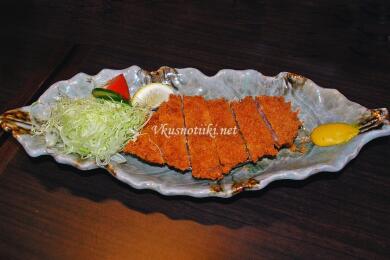 Сочни пържоли със сос