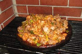 Сач със свинско и пилешко месо