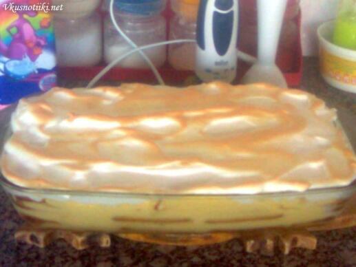 Торта с бисквити и ванилов крем