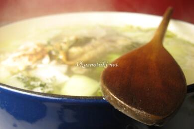 Пилешка супа с  настъргани зеленчуци