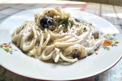 Спагети "четири сирена"