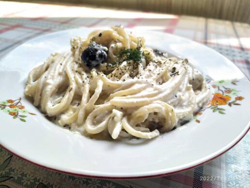 Спагети "четири сирена"