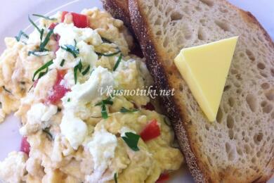 Пържени  домати с яйца