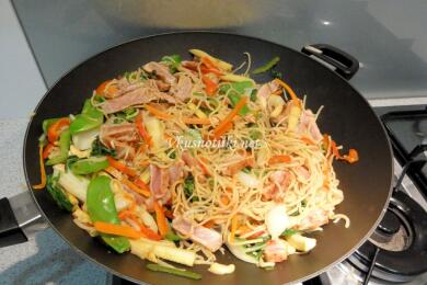 Свинско месо със сурова туршия