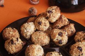 Хрупкави бонбони с кокосови стърготини