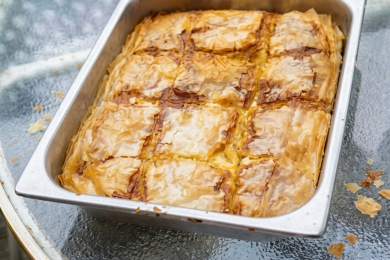 Баница  със сирене с готови кори