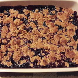 Хрупкав десерт с горски плодове /Криспи/